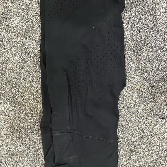 Lulu uncovered strength high rise crop 23" - Picture 3 of 4